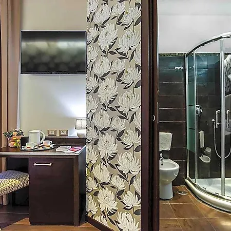 Hotel Catone District 3*