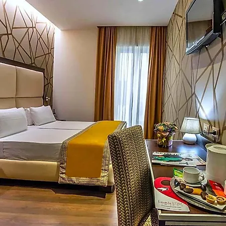 Hotel Catone District 3*