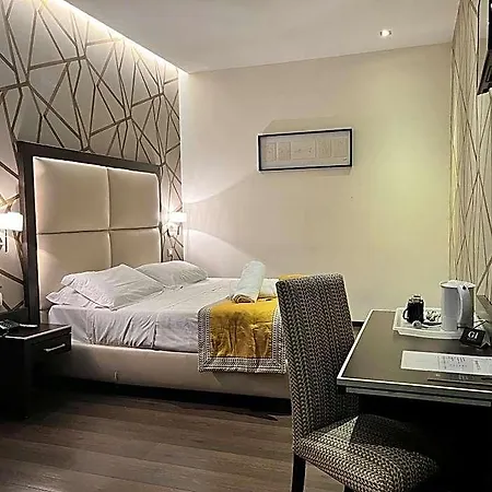 Hotel Catone District